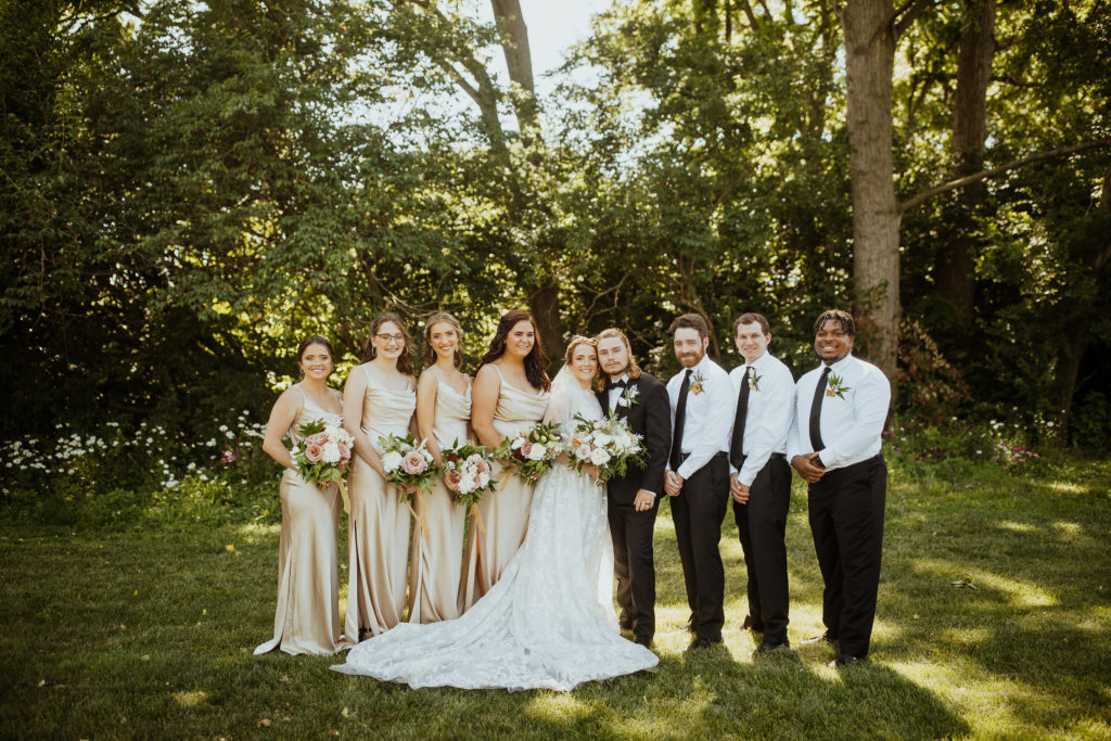 Full wedding party pictures at a lancaster  Pennsylvania venue