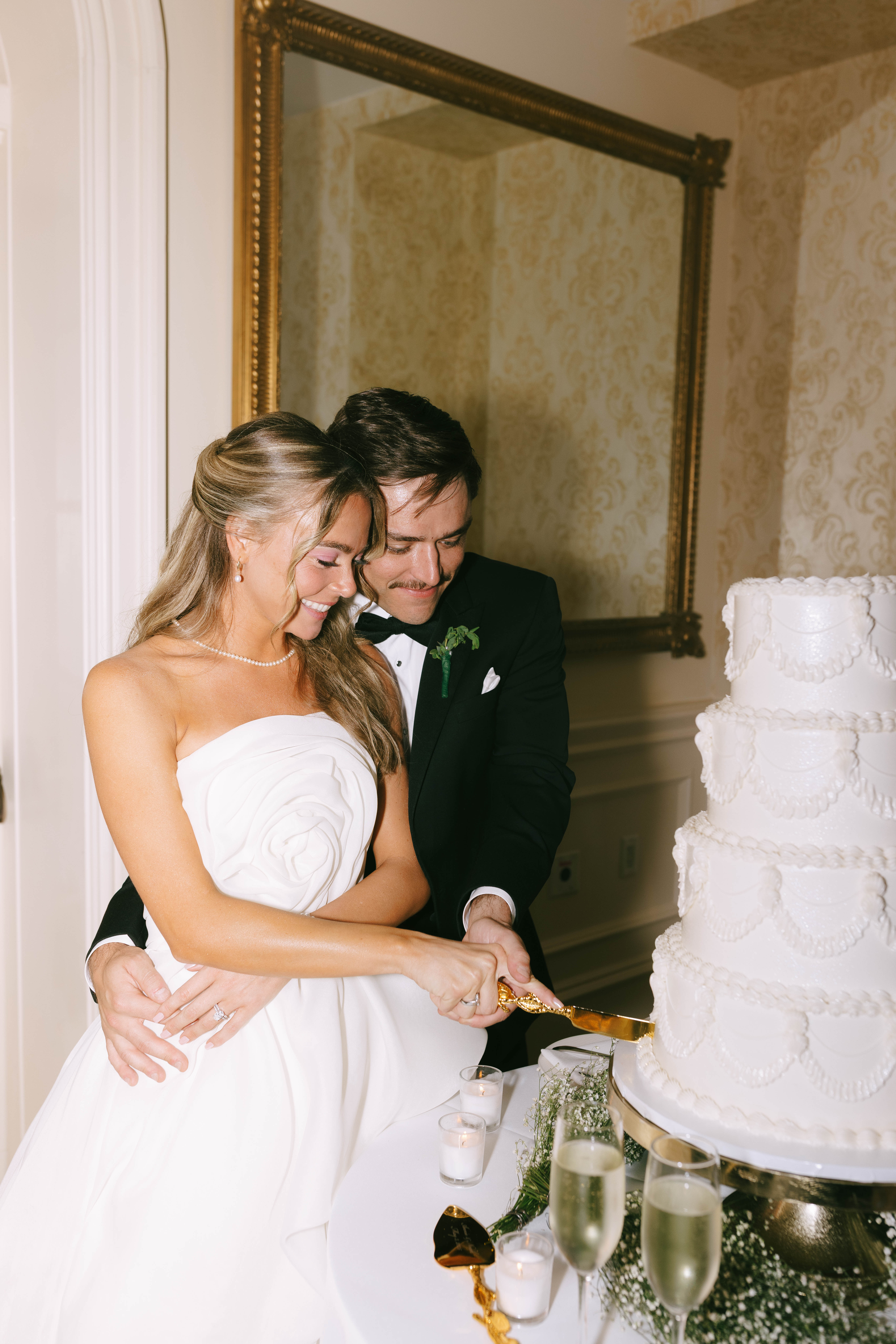 A romantic, high-end wedding at the Crane Club in South Florida, Noah and Annie’s day was filled with artistic details, timeless fashion, and effortless elegance—captured through an editorial, story-driven lens in the heart of West Palm Beach.