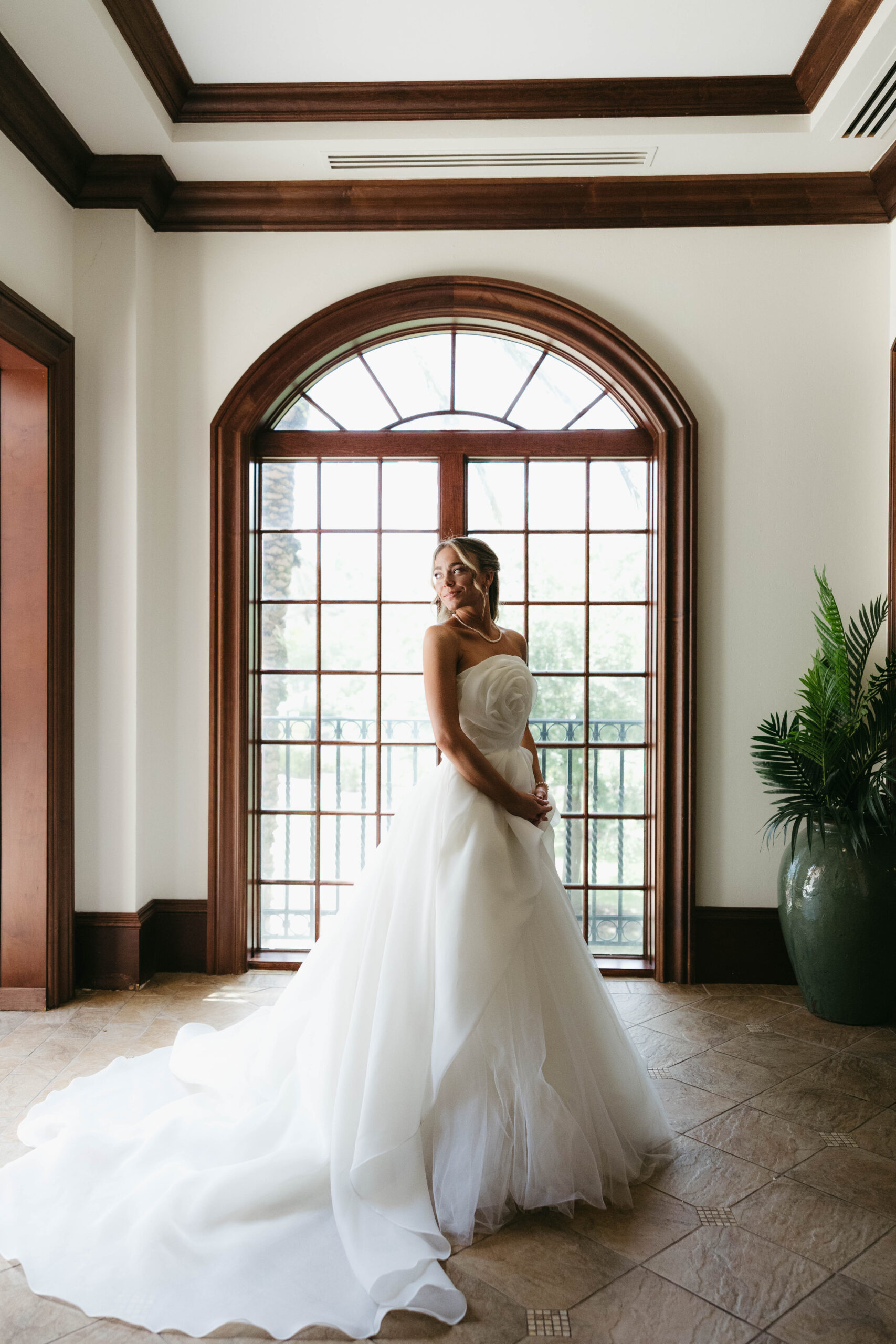 A romantic, high-end wedding at the Crane Club in South Florida, Noah and Annie’s day was filled with artistic details, timeless fashion, and effortless elegance—captured through an editorial, story-driven lens in the heart of West Palm Beach.