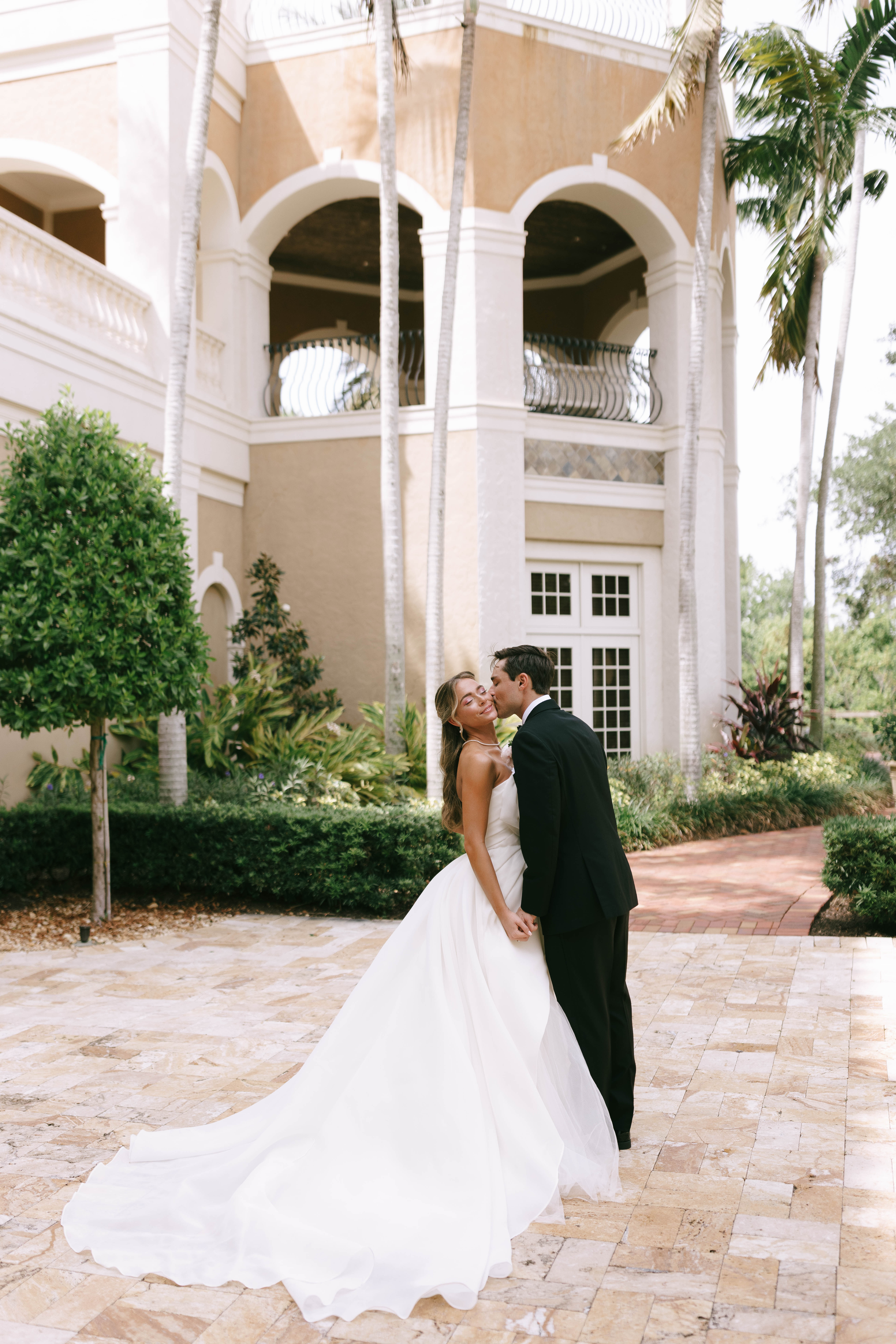 A romantic, high-end wedding at the Crane Club in South Florida, Noah and Annie’s day was filled with artistic details, timeless fashion, and effortless elegance—captured through an editorial, story-driven lens in the heart of West Palm Beach.