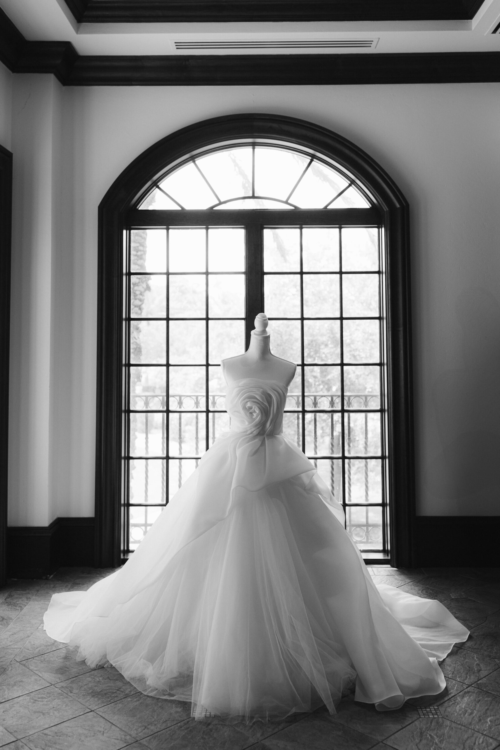 A romantic, high-end wedding at the Crane Club in South Florida, Noah and Annie’s day was filled with artistic details, timeless fashion, and effortless elegance—captured through an editorial, story-driven lens in the heart of West Palm Beach.