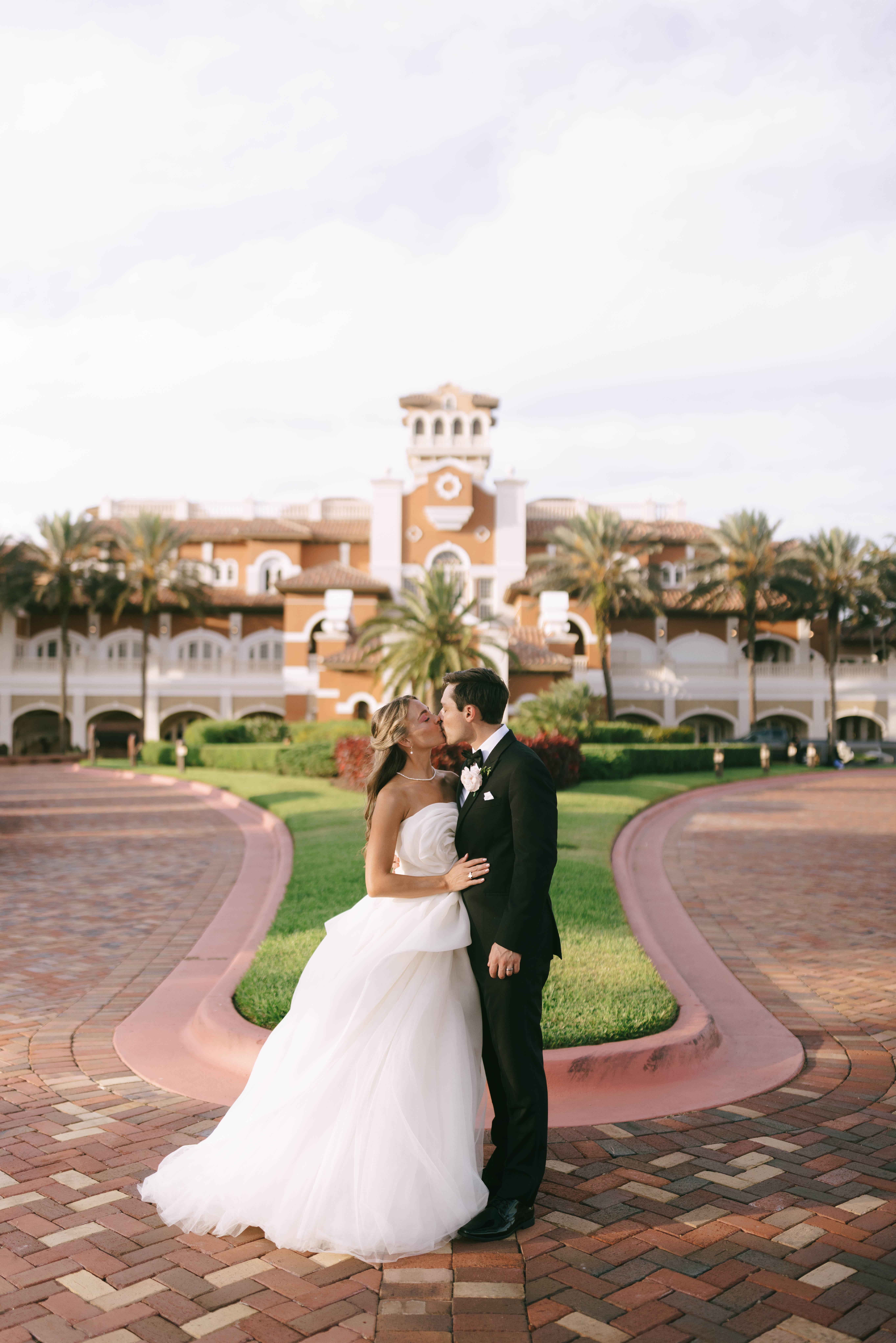A romantic, high-end wedding at the Crane Club in South Florida, Noah and Annie’s day was filled with artistic details, timeless fashion, and effortless elegance—captured through an editorial, story-driven lens in the heart of West Palm Beach.