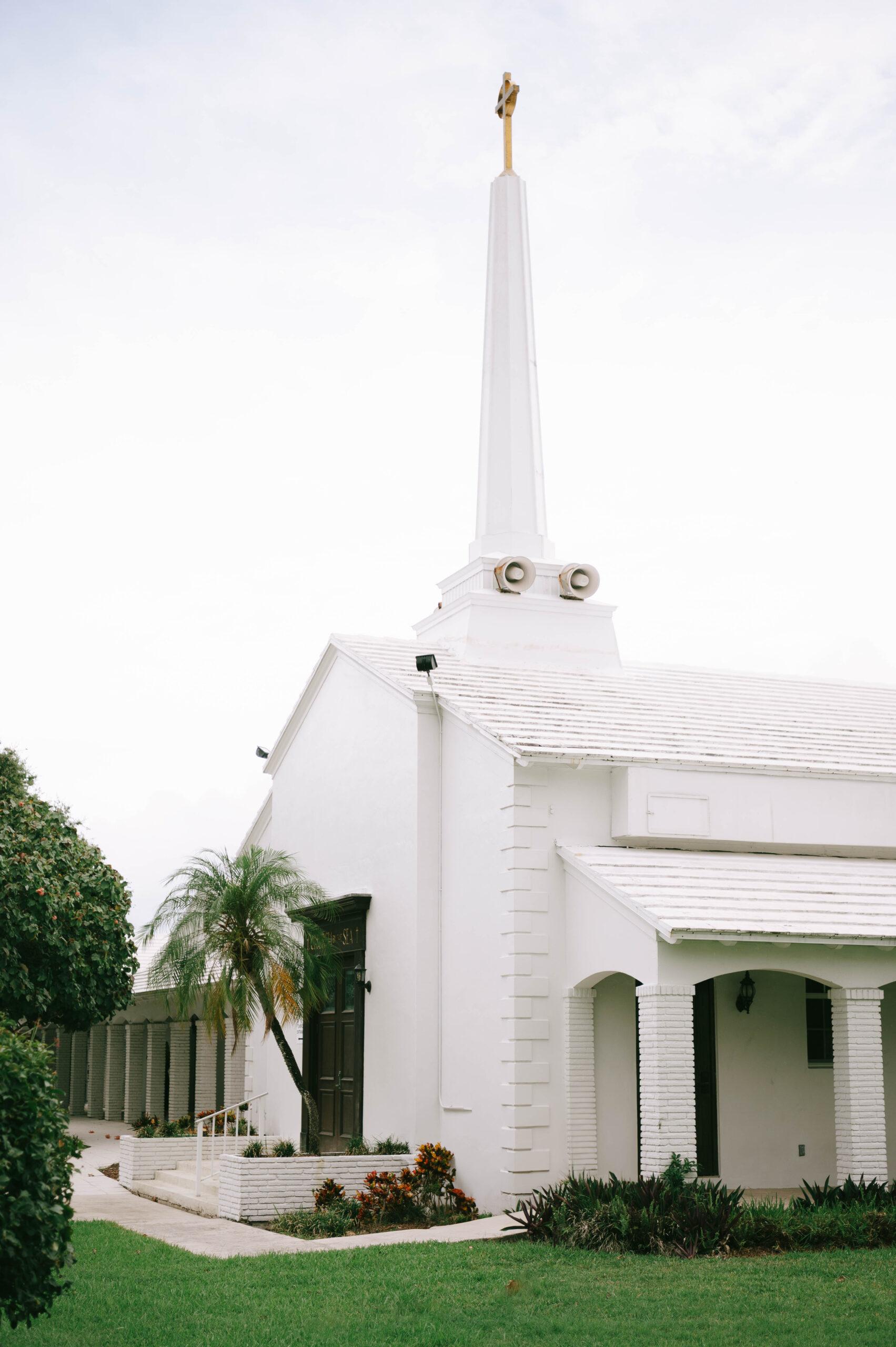 Elegant Ritz-Carlton Fort Lauderdale wedding ceremony captured in timeless, luxury wedding photography style