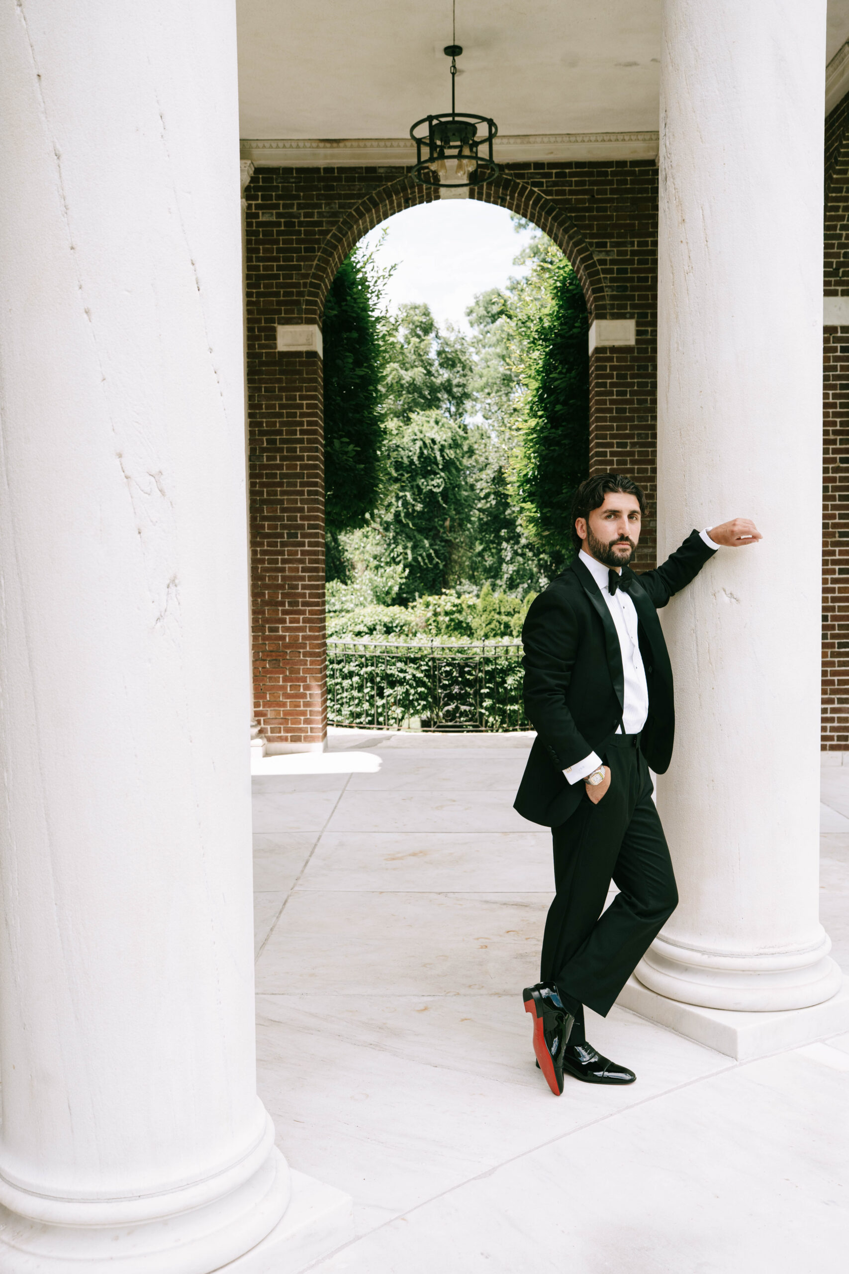 Editorial bride and groom portraits at NYIT de Seversky Mansion