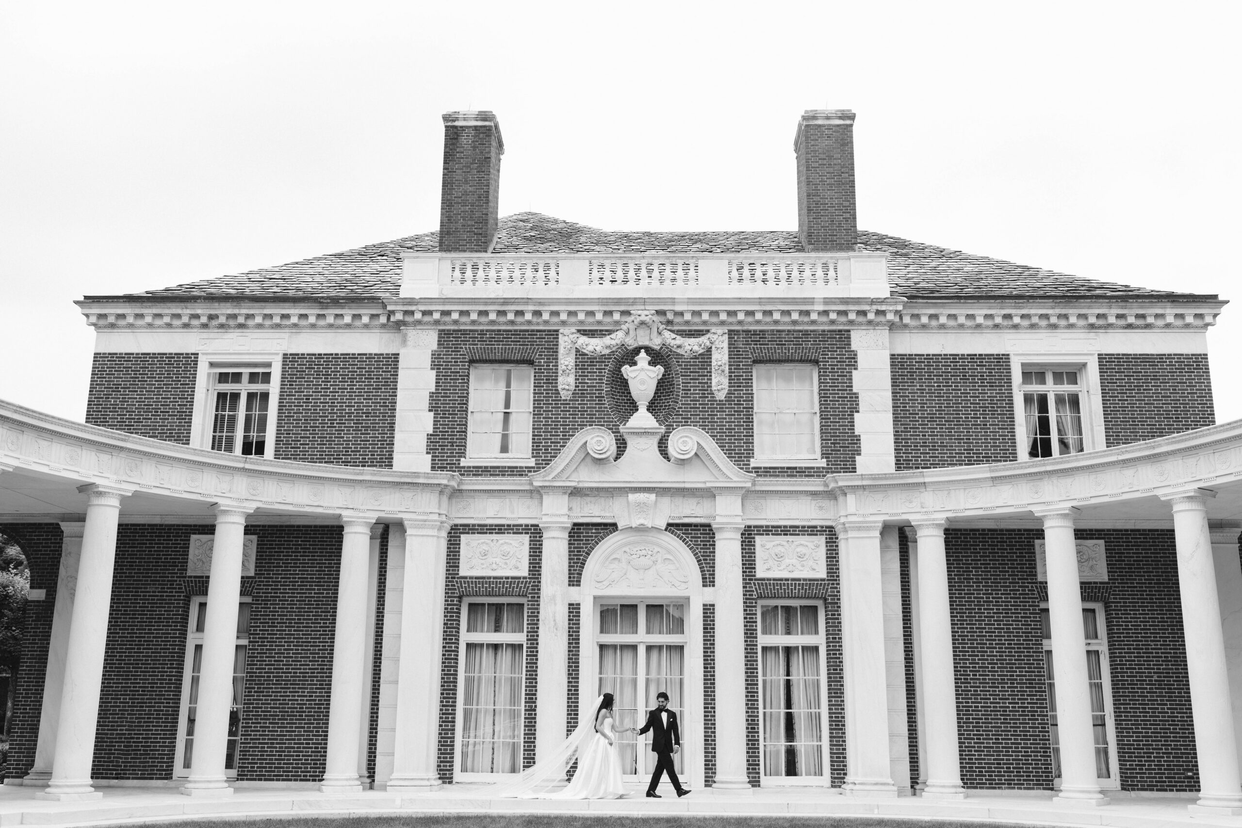 Editorial bride and groom portraits at NYIT de Seversky Mansion
