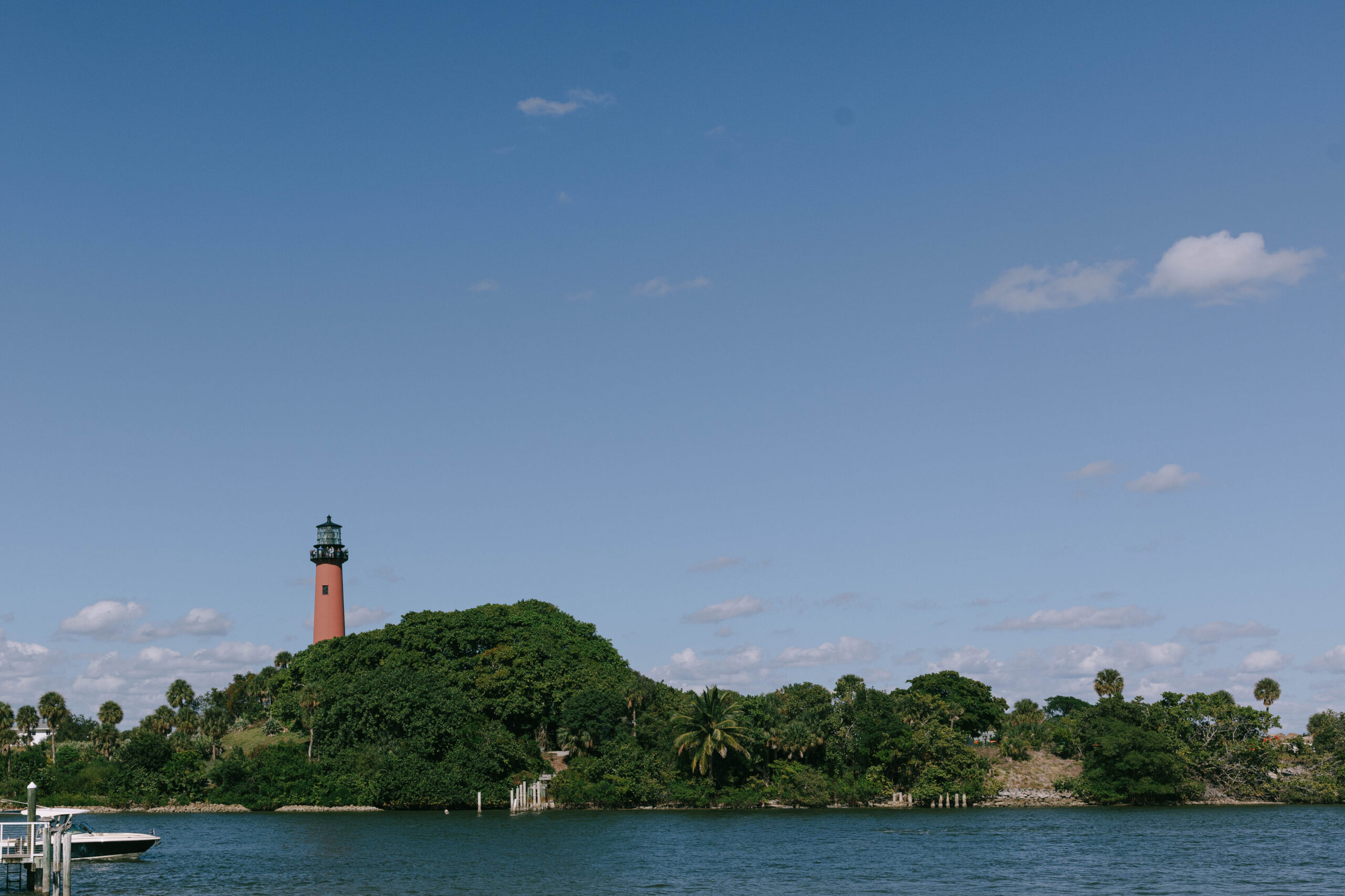 Romantic waterfront setting for a South Florida wedding weekend celebration in Jupiter